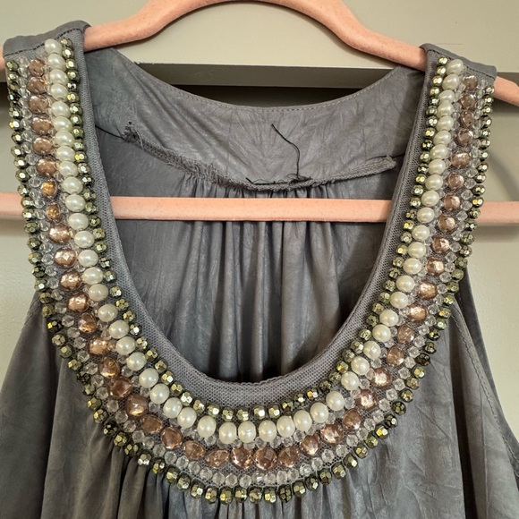 Embellished Gray Sleeveless Top - Picture 5 of 10